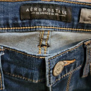 Aeropostale Distressed Jeans Size 6